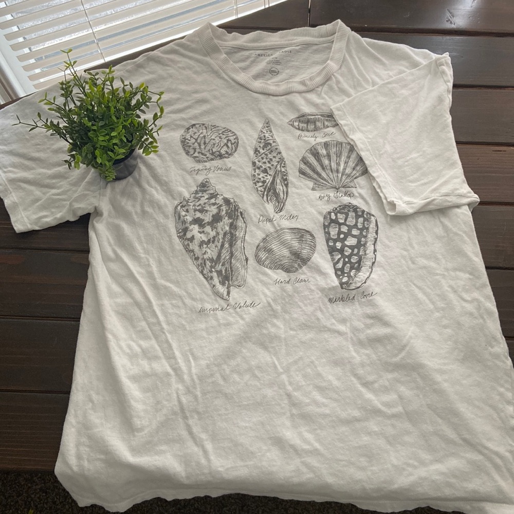 American Eagle Oversized Seashell Shirt Size Medium